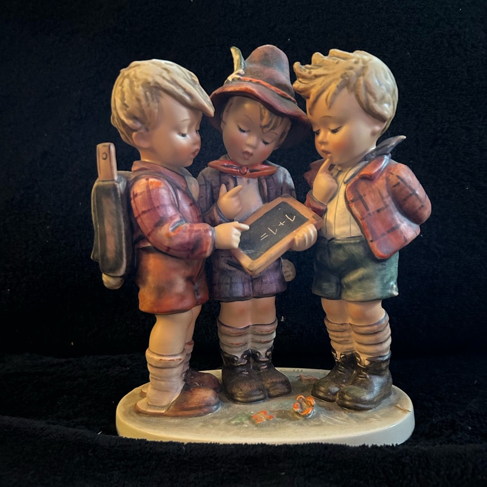 ‘ School Boys' Hummel